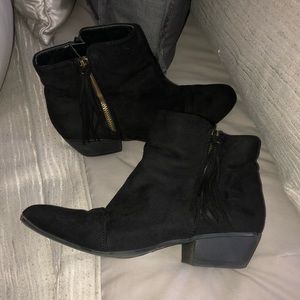 Black ankle booties!